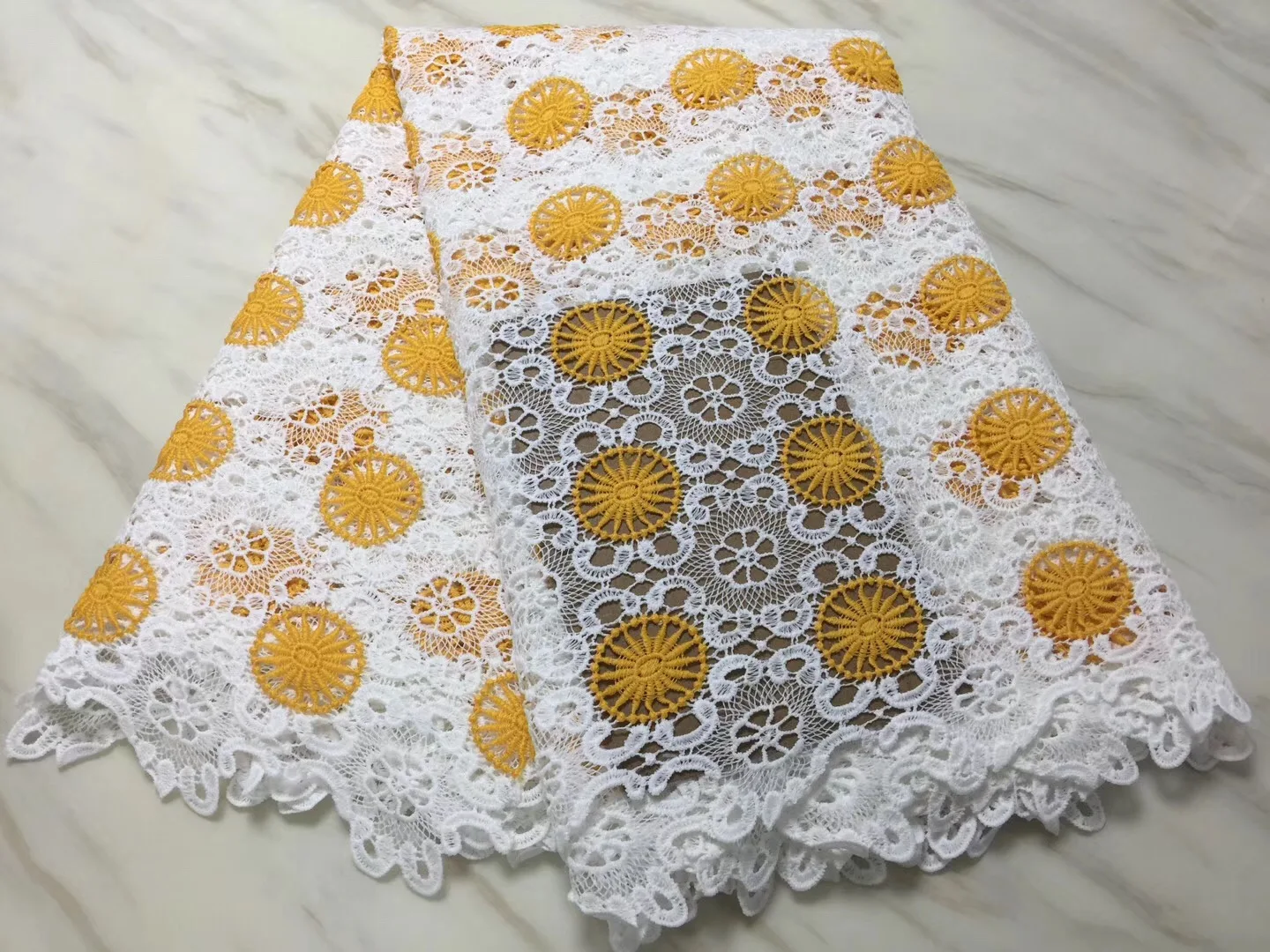 Latest Hot Sale African Laces Fabrics Embroidered High Quality French Lace Fabric Nigerian Net tulle Lace Fabric
Latest Hot Sale African Laces Fabrics Embroidered High Quality French Lace Fabric Nigerian Net tulle Lace Fabric