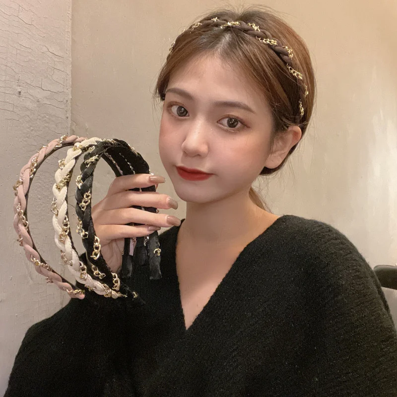 2021 New Sweet Cloth Toothed Thin Chain Head Hoop For Woman Female Temperament Shopping Hairband Head Band Face Washing Gift
2021 New Sweet Cloth Toothed Thin Chain Head Hoop For Woman Female Temperament Shopping Hairband Head Band Face Washing Gift