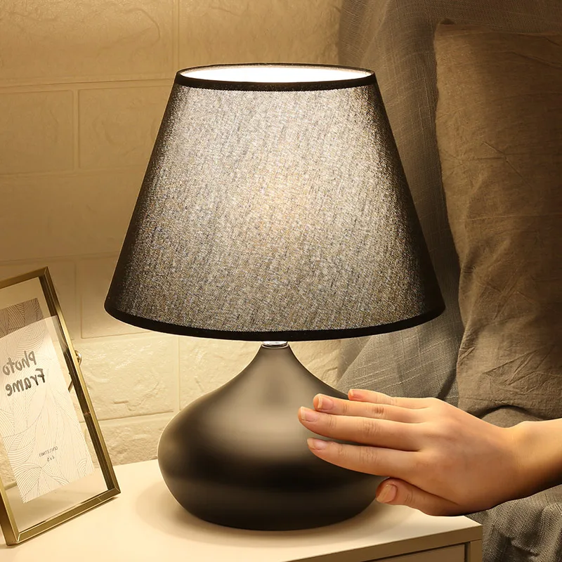 Nordic bedroom bedside lamp Modern creative study writing living room desk lamp Warm romantic simple touch desk lamp
Nordic bedroom bedside lamp Modern creative study writing living room desk lamp Warm romantic simple touch desk lamp