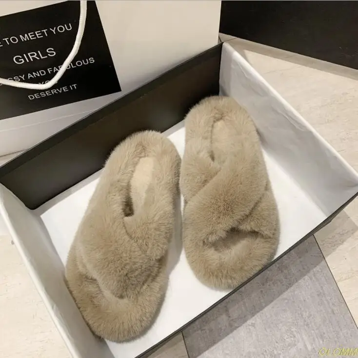 P Home women Wool Women's Fall/Winter 2021 Hot Home Fashion Flat Heel Rabbit Fur Versatile and durable cross Fox fur Slippers
P Home women Wool Women's Fall/Winter 2021 Hot Home Fashion Flat Heel Rabbit Fur Versatile and durable cross Fox fur Slippers