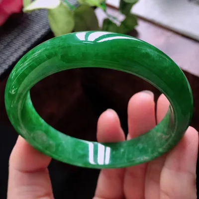 Natural Burmese Emerald Green 54-62mm Bracelet Elegant Princess Jewelry For Mom and Girlfriend
Natural Burmese Emerald Green 54-62mm Bracelet Elegant Princess Jewelry For Mom and Girlfriend