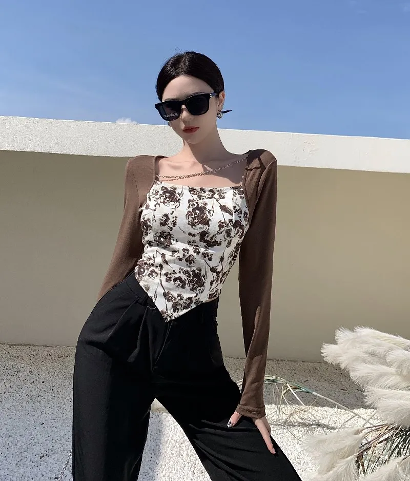 Long sleeve t shirt female autumn senior design sense niche French ultra good look false two bottom top clothes
Long sleeve t shirt female autumn senior design sense niche French ultra good look false two bottom top clothes