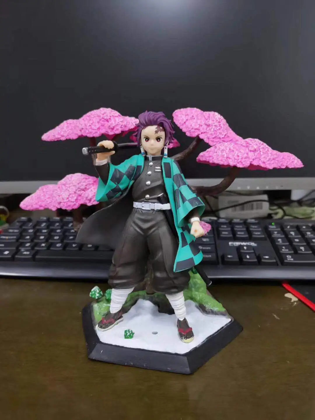 19CM PVC Kamado Tanjirou Action Figure Kimetsu No Yaiba Figure Agatsuma Zenitsu Nezuko Battle Scene Model Toys gifts For Friend
19CM PVC Kamado Tanjirou Action Figure Kimetsu No Yaiba Figure Agatsuma Zenitsu Nezuko Battle Scene Model Toys gifts For Friend