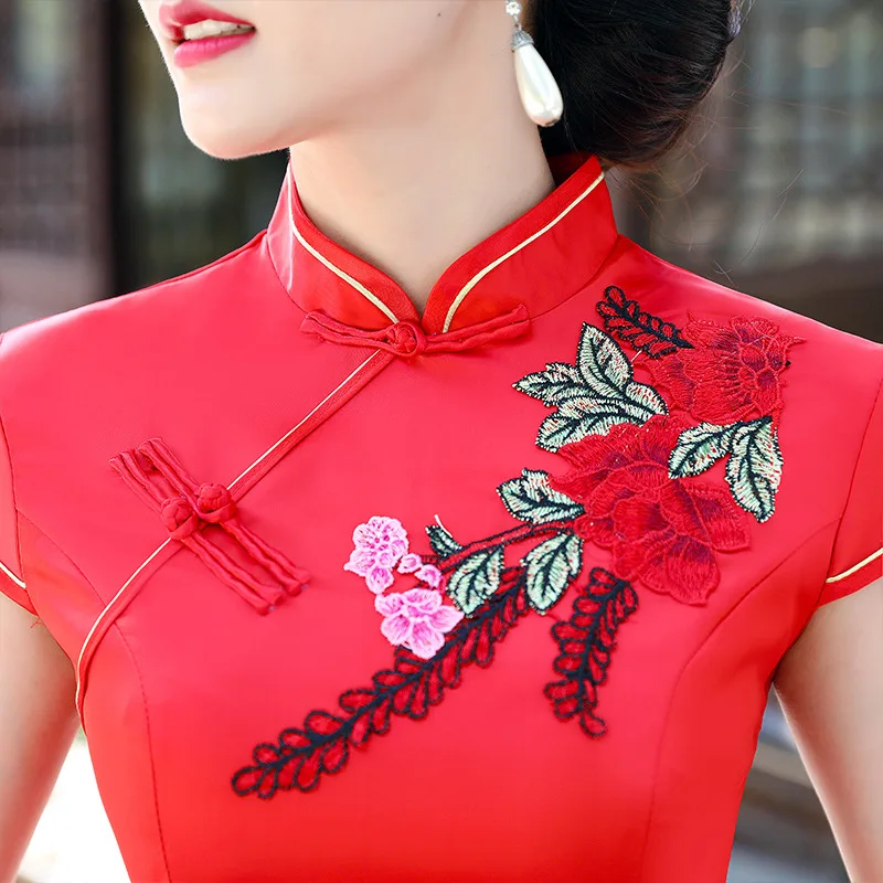 Fashion Dress Long Cheongsam Oriental Womens Wedding Short Sleeve Party Qipao Chinese Style Elegant Robe Clothes Vestido
Fashion Dress Long Cheongsam Oriental Womens Wedding Short Sleeve Party Qipao Chinese Style Elegant Robe Clothes Vestido
