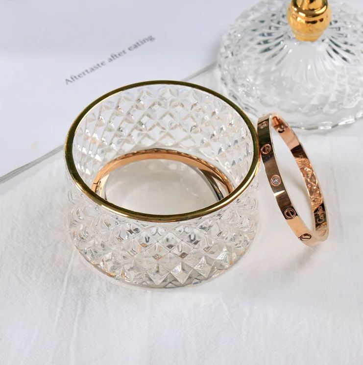Retro Glass Jar Transparent Gold Jewellery Storage Box Storage Tank Cotton Swab Cans Tea Sugar Candy Cans Home Decor Accessories
Retro Glass Jar Transparent Gold Jewellery Storage Box Storage Tank Cotton Swab Cans Tea Sugar Candy Cans Home Decor Accessories