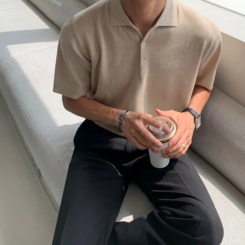 Loose lapel short-sleeved T-shirts Men's Korean fashion Solid button Tops Men Casual simple brown basic T-shirt Men 2021
Loose lapel short-sleeved T-shirts Men's Korean fashion Solid button Tops Men Casual simple brown basic T-shirt Men 2021