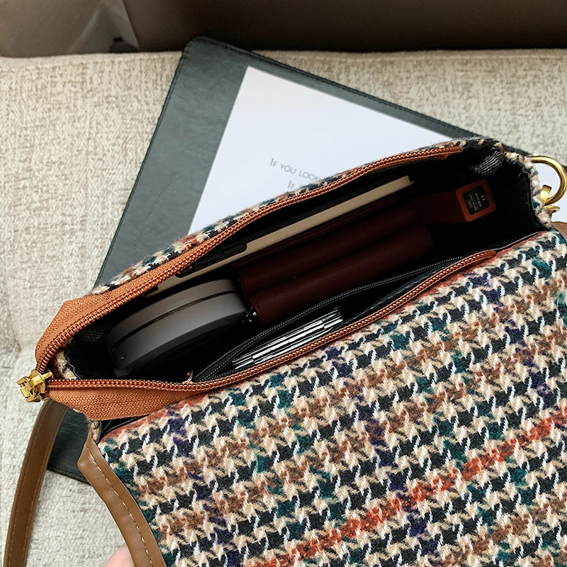 YILIAN Retro small bag female 2021 new fashion cross-slung small square bag versatile shoulder bag
YILIAN Retro small bag female 2021 new fashion cross-slung small square bag versatile shoulder bag