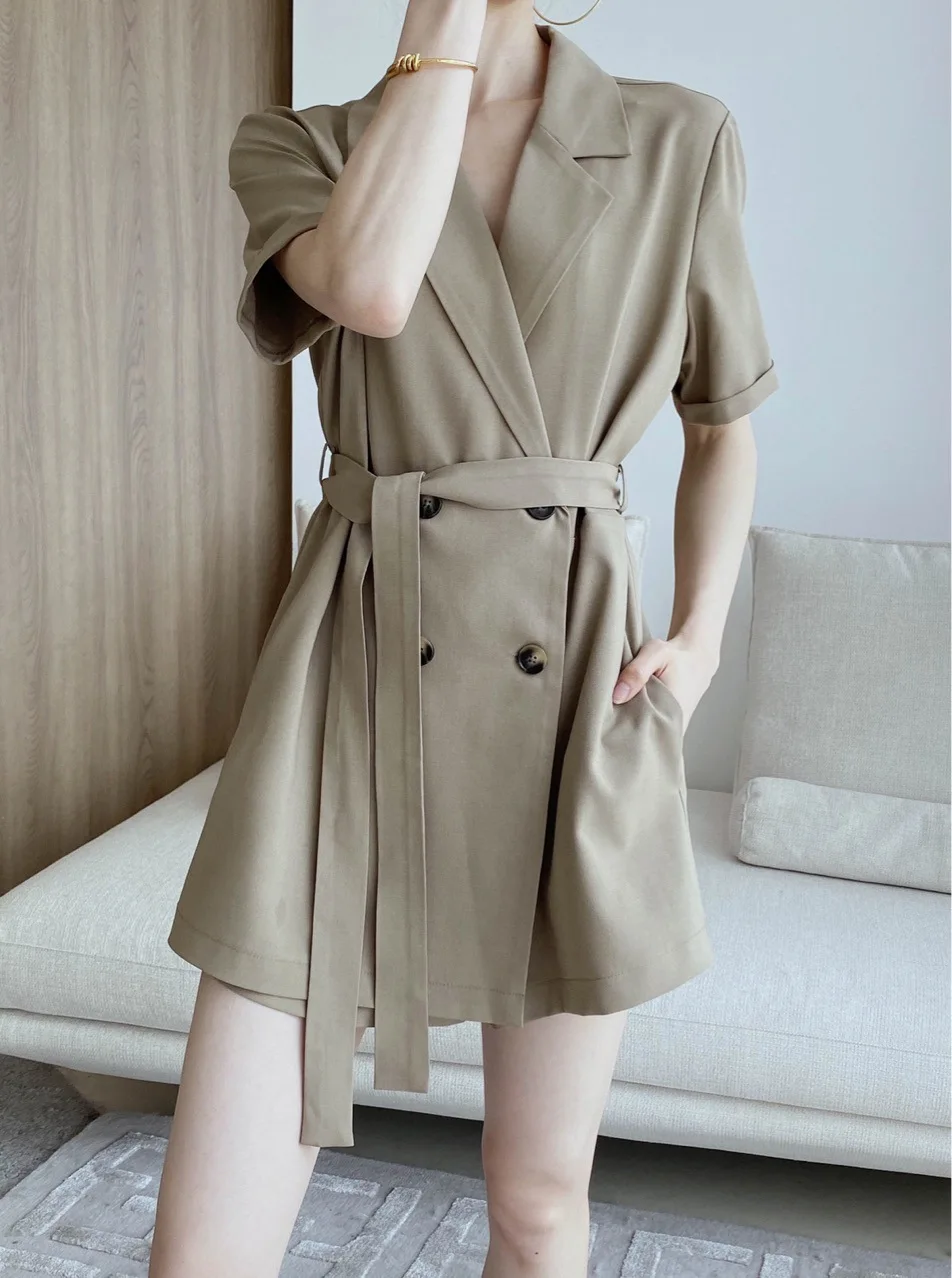 2021 summer new high waist show thin temperament double breasted suit jumpsuit casual temperament dress
2021 summer new high waist show thin temperament double breasted suit jumpsuit casual temperament dress