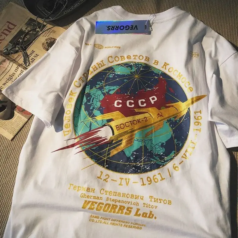 T-shirt men and women summer youth Korean version of loose top couple Xiaoyue shop planet print short-sleeved hip-hop
T-shirt men and women summer youth Korean version of loose top couple Xiaoyue shop planet print short-sleeved hip-hop