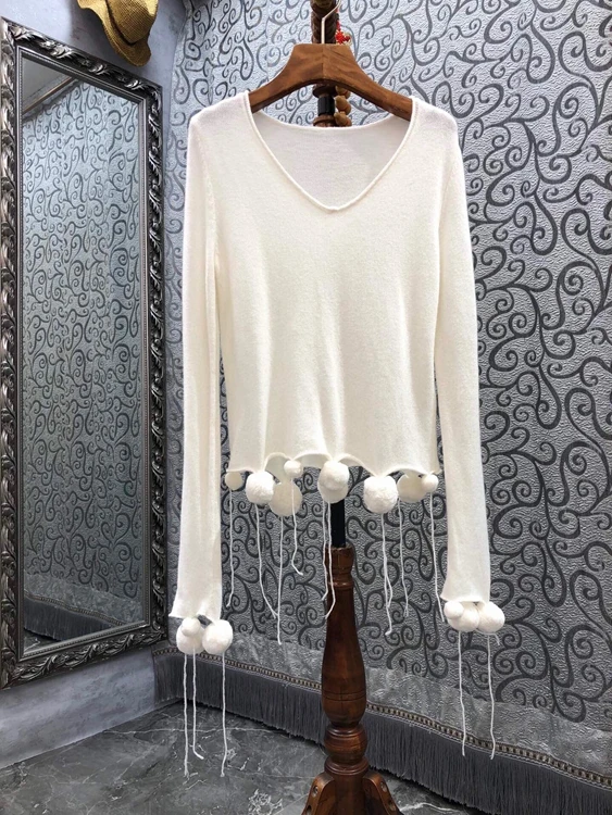 2021 new women fashion V-neck hem ball ball trim long-sleeved all-match blouse 092
2021 new women fashion V-neck hem ball ball trim long-sleeved all-match blouse 092