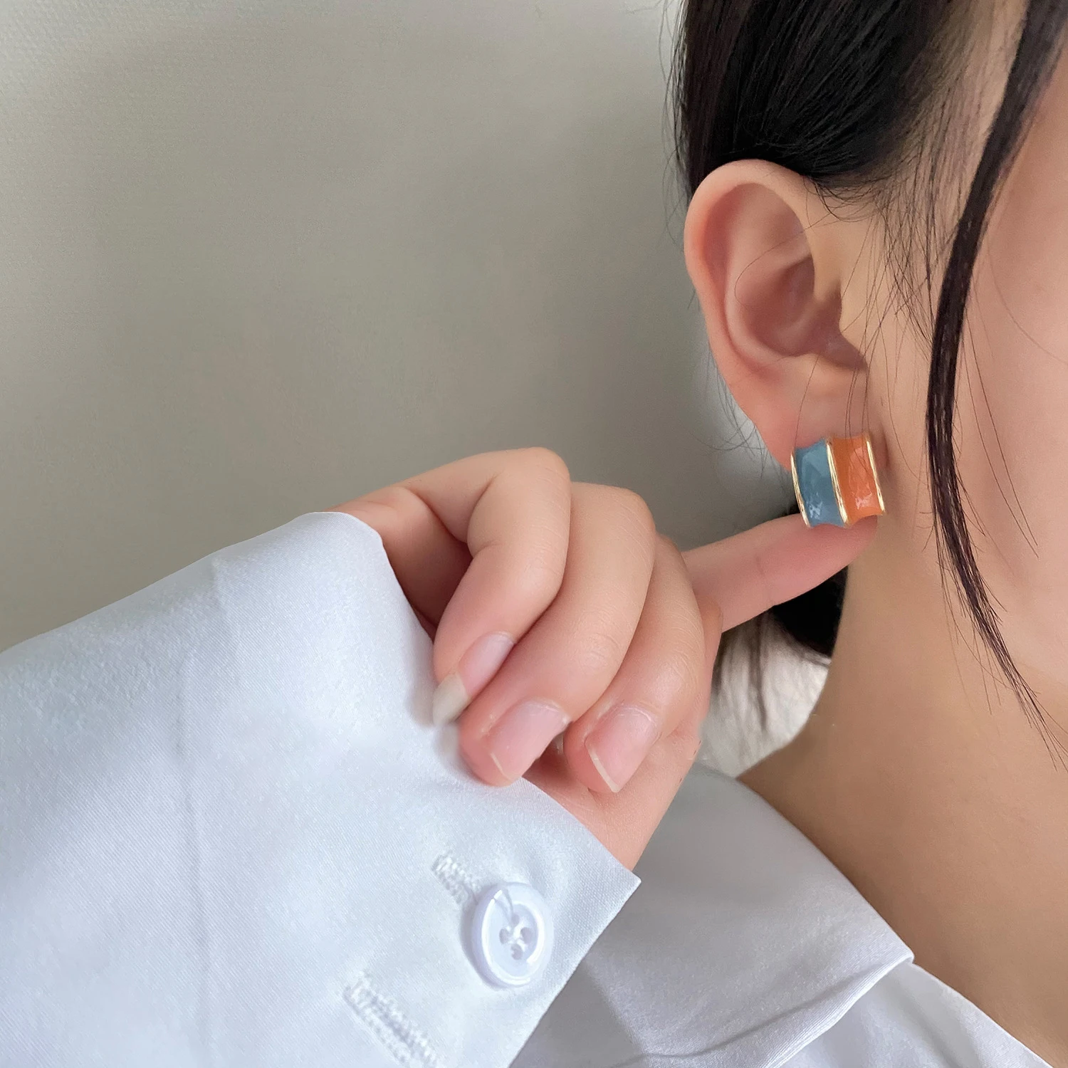 14k Real Gold Hit Color Dripping Stud Earrings French Court Style Morandi Silver Pin Earrings Colorful C-shaped Unusual Jewelry
14k Real Gold Hit Color Dripping Stud Earrings French Court Style Morandi Silver Pin Earrings Colorful C-shaped Unusual Jewelry