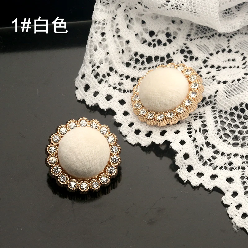 6pcs Gold Metal Rhinestone Covered Fabric Decorative Women Coat Dress Craft Buttons for Clothing Needlework Sewing
6pcs Gold Metal Rhinestone Covered Fabric Decorative Women Coat Dress Craft Buttons for Clothing Needlework Sewing