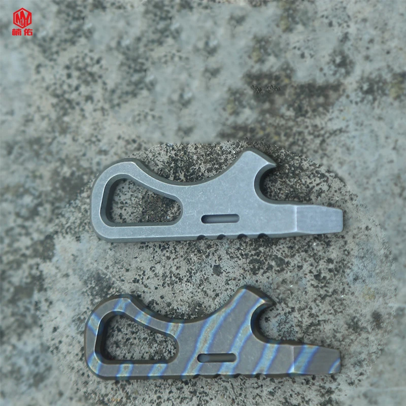 1PC Outdoor Multifunction EDC Tool Multitool Titanium Alloy Opener Screwdriver Crowbar Combination Tool Portable Keychain Tool
1PC Outdoor Multifunction EDC Tool Multitool Titanium Alloy Opener Screwdriver Crowbar Combination Tool Portable Keychain Tool