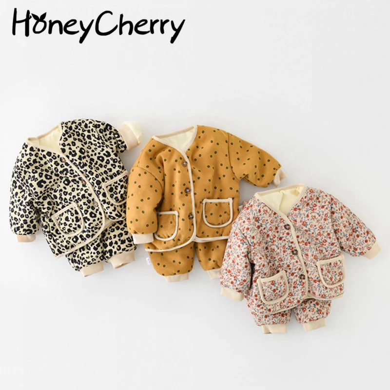 HoneyCherry 2021 winter new baby suit girl baby plus velvet thick two-piece suit kids winter clothes baby girl clothes
HoneyCherry 2021 winter new baby suit girl baby plus velvet thick two-piece suit kids winter clothes baby girl clothes