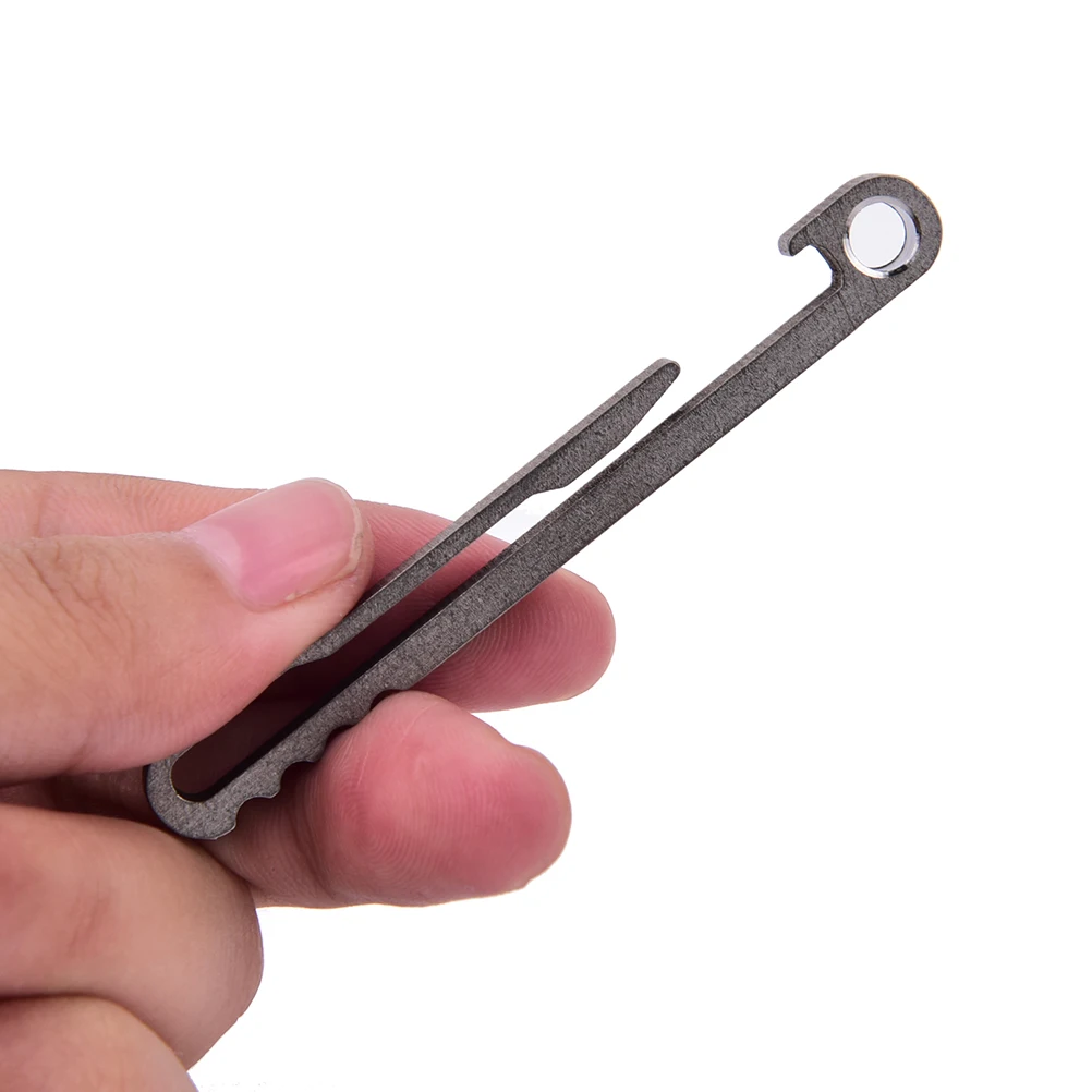 Quick Draw Keychain Hanging Buckle Bottle Opener Pocket Clip Outdoor Equipment Titanium Alloy EDC Key Ring Belt Clip
Quick Draw Keychain Hanging Buckle Bottle Opener Pocket Clip Outdoor Equipment Titanium Alloy EDC Key Ring Belt Clip