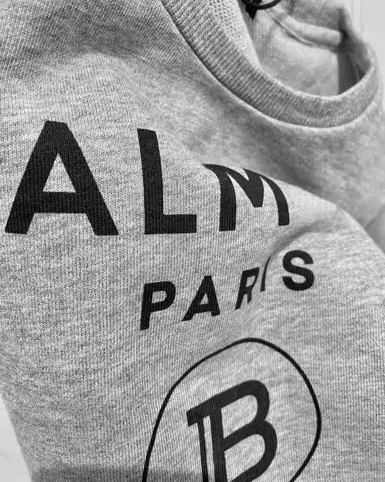 Instagram fashion for boys and girls in spring 2021 with a crewneck hoodie for teens and girls
Instagram fashion for boys and girls in spring 2021 with a crewneck hoodie for teens and girls