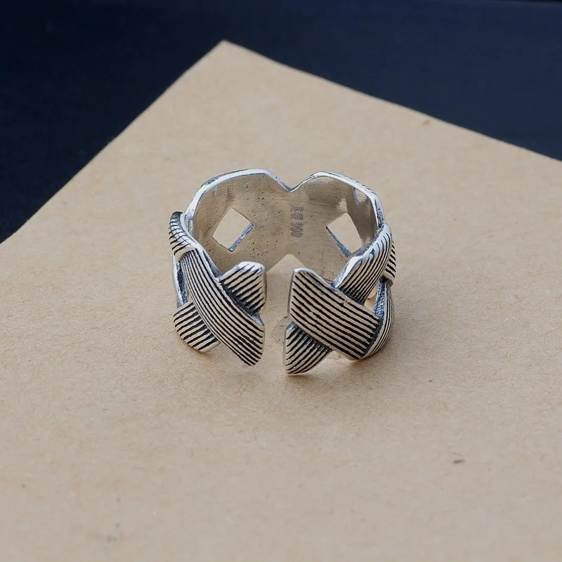 Han edition retro fashion 999 sterling silver ring female black Thai silver big east gate opening ring
Han edition retro fashion 999 sterling silver ring female black Thai silver big east gate opening ring