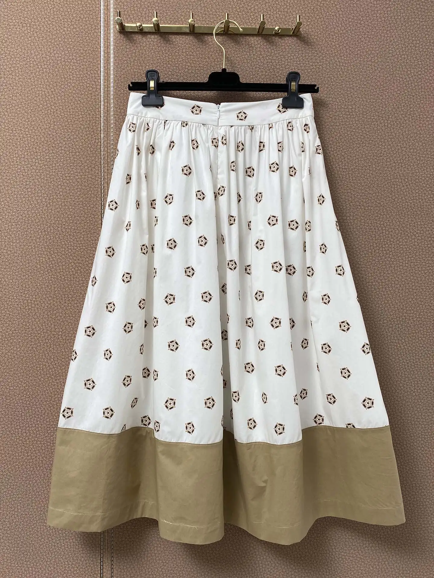 Spring New Runway Cottagecor Cotton Skirt Women's High Street Print Mid Calf Length Resort Skirt
Spring New Runway Cottagecor Cotton Skirt Women's High Street Print Mid Calf Length Resort Skirt