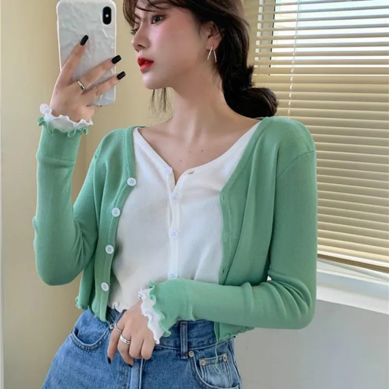 Shrug Retro Fake Two Piece Sweater Women New Korean Style Simple Thin Slim Simple Temperament Cardigan Top 
Shrug Retro Fake Two Piece Sweater Women New Korean Style Simple Thin Slim Simple Temperament Cardigan Top