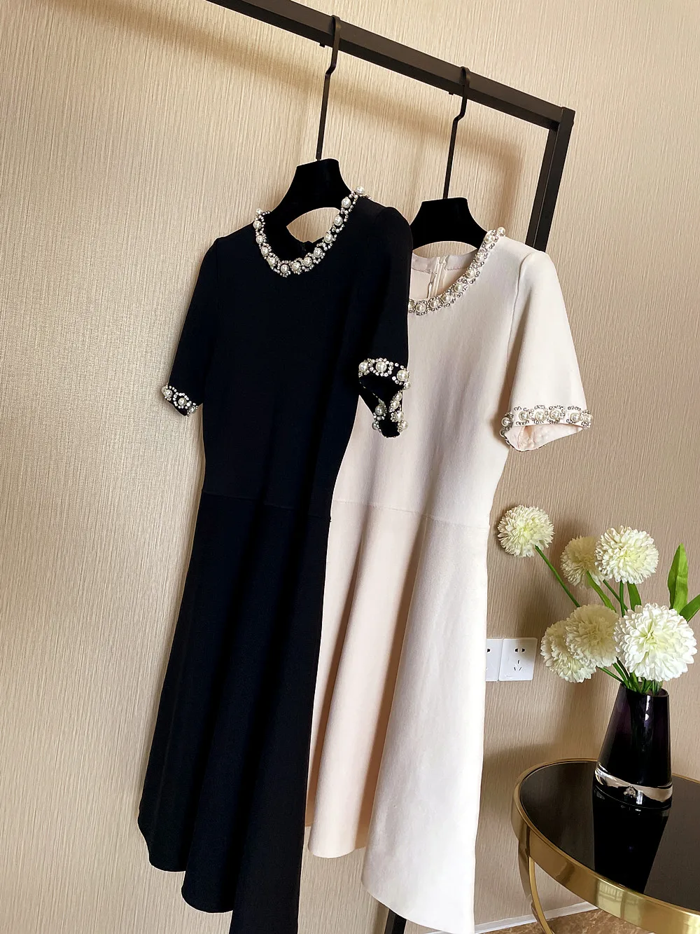 High Quality Fashion Women Autumn Elegant Ladies Diamond Stretch Knitted Short-Sleeved Dress
High Quality Fashion Women Autumn Elegant Ladies Diamond Stretch Knitted Short-Sleeved Dress