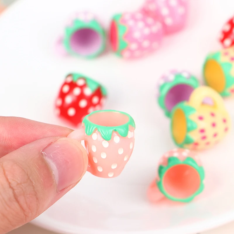 10pcs Mini Resin Cute Strawberry Water Cup Doll House Cup Miniatures Fairy Garden Decors Gift For Children Kids
10pcs Mini Resin Cute Strawberry Water Cup Doll House Cup Miniatures Fairy Garden Decors Gift For Children Kids