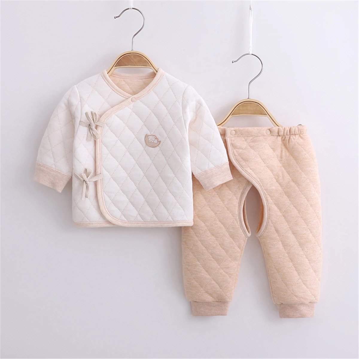 Newborn Warm Suit Three-layer Warm Suit Tie 0-3 Months Baby Underwear Suit Cotton
Newborn Warm Suit Three-layer Warm Suit Tie 0-3 Months Baby Underwear Suit Cotton