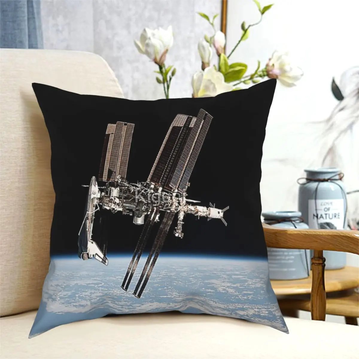 space station Portrait Of Shuttle Throw Pillow Cushion Cover Decorative Pillowcases Case Home Sofa Cushions 40x40,45x45cm
space station Portrait Of Shuttle Throw Pillow Cushion Cover Decorative Pillowcases Case Home Sofa Cushions 40x40,45x45cm