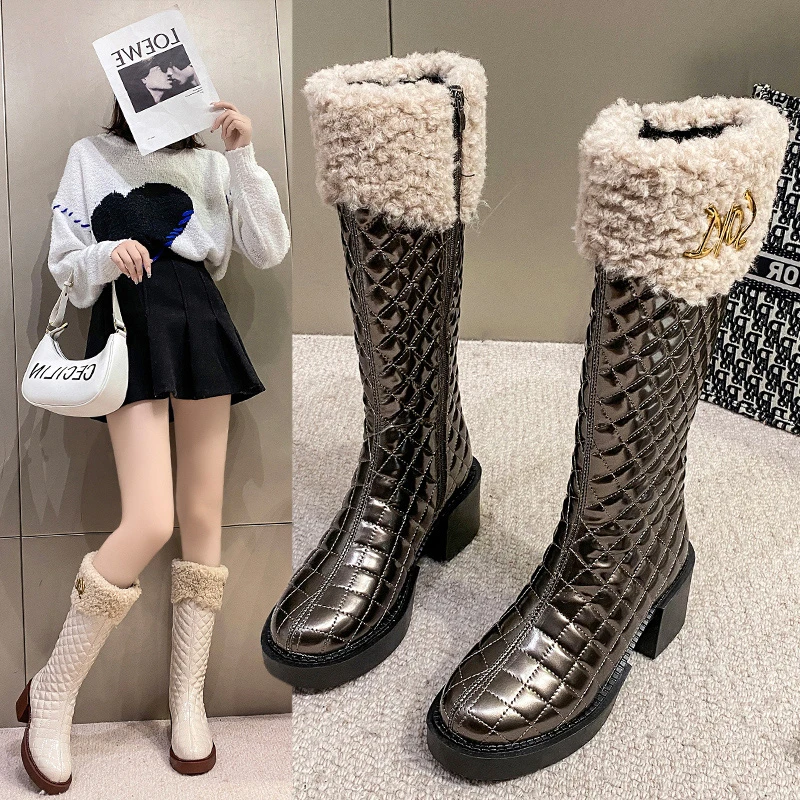 European and American retro plaid thick-heeled women's boots for fall/winter 2021 furry long knight boots thick-soled high boots
European and American retro plaid thick-heeled women's boots for fall/winter 2021 furry long knight boots thick-soled high boots