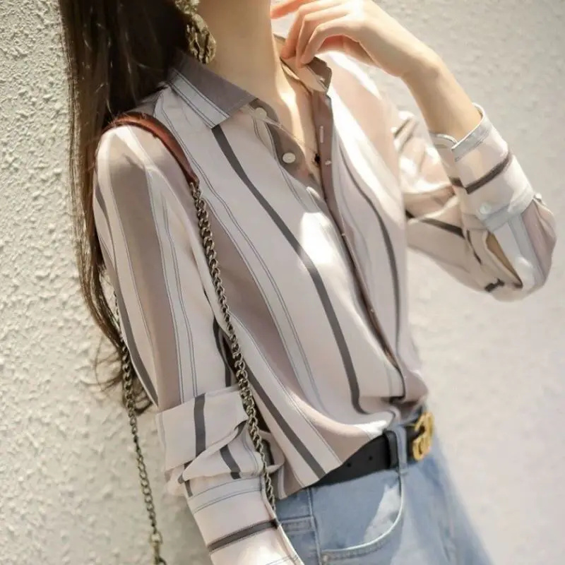Women Blouses Shirts Chiffon Blouses Long Sleeve Office Ladies Shirts Beige Blusas Loose Women Striped Blouses chemise femme
Women Blouses Shirts Chiffon Blouses Long Sleeve Office Ladies Shirts Beige Blusas Loose Women Striped Blouses chemise femme