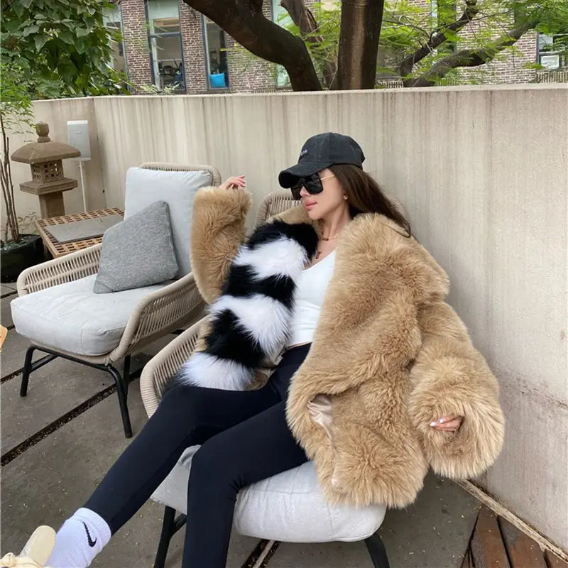 Color matching imitation Fox large fur collar fur coat winter thickened fur mid-length coat
Color matching imitation Fox large fur collar fur coat winter thickened fur mid-length coat