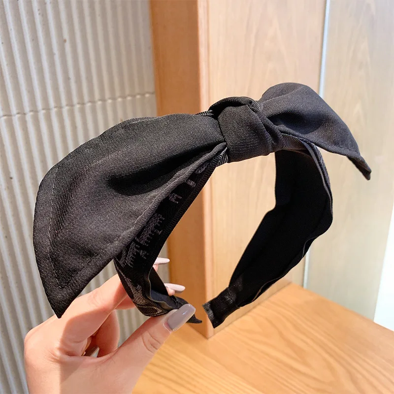 New Ribbon Striped Headband Wide Knotted Hairband Women Girls Letters Headwear Hair Accessories Satin Adults Hair Hoop
New Ribbon Striped Headband Wide Knotted Hairband Women Girls Letters Headwear Hair Accessories Satin Adults Hair Hoop