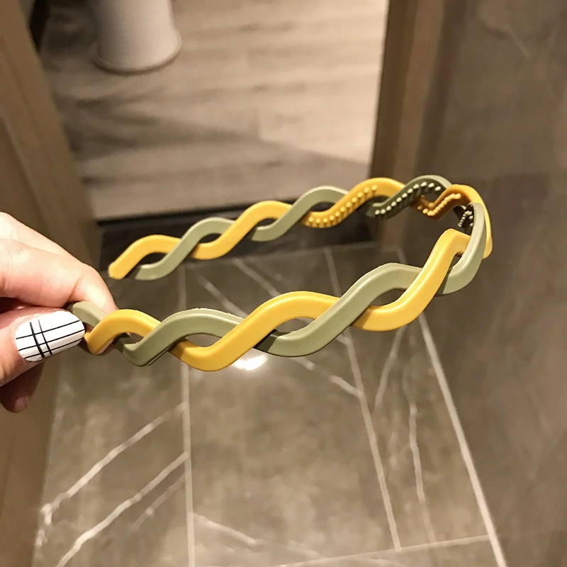 Splicing Color Frosted Twist Cross Headbands Candy Color Bezel Hair Hoop Women Girl Summer Twist Winding Non-Slip Head Hoop
Splicing Color Frosted Twist Cross Headbands Candy Color Bezel Hair Hoop Women Girl Summer Twist Winding Non-Slip Head Hoop