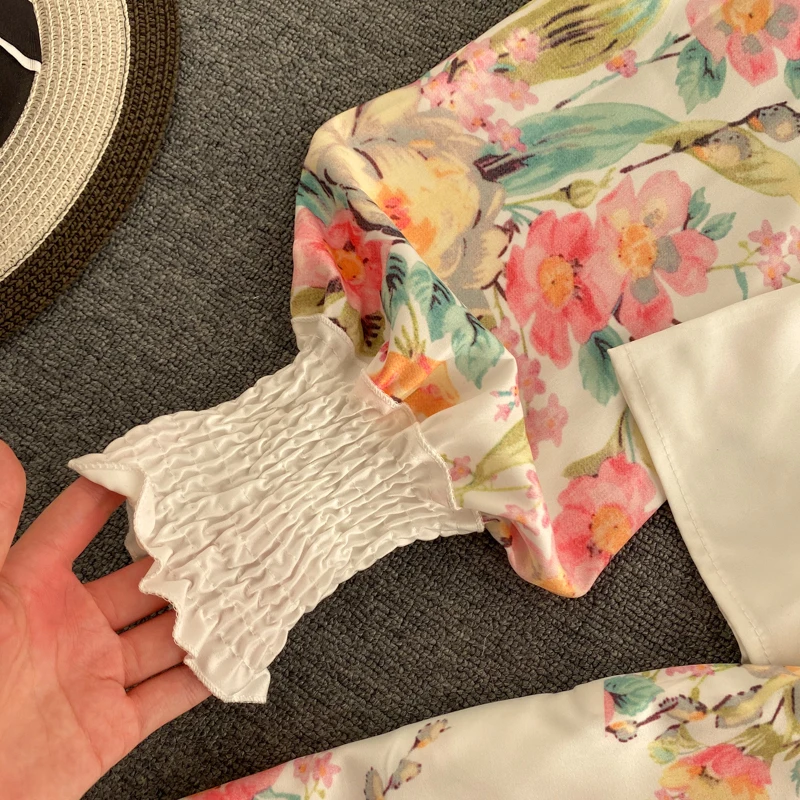 2021 New Spring Fashion Two Piece Set Women Floral Printed Chic Blouses Top + High-waisted Shorts Pant Ladies Elegant 2 pcs Suit
2021 New Spring Fashion Two Piece Set Women Floral Printed Chic Blouses Top + High-waisted Shorts Pant Ladies Elegant 2 pcs Suit