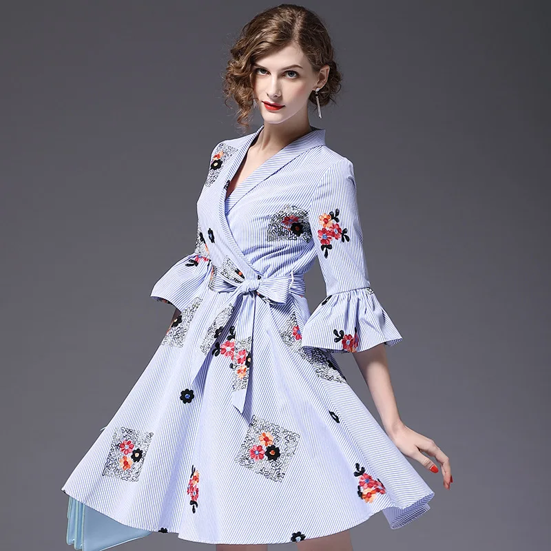 2019 spring new women's ribbon V-neck trumpet sleeve heavy industry embroidery stripe careful machine dress A-line skirt
2019 spring new women's ribbon V-neck trumpet sleeve heavy industry embroidery stripe careful machine dress A-line skirt
