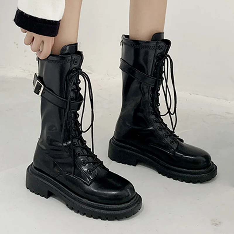 Women's Boots 2021 Winter New Style PU Leather Fashion Belt Buckle and Calf Platform Shoes Female Designer Motorcycle Boots
Women's Boots 2021 Winter New Style PU Leather Fashion Belt Buckle and Calf Platform Shoes Female Designer Motorcycle Boots
