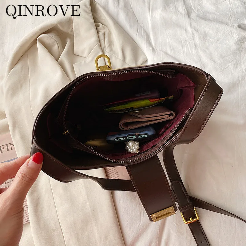 Solid Color Shoulder Bag For Women 2020 PU Leather Fashion Handbag Female Simple crossbody bag Ladies Casual New Branded Bag
Solid Color Shoulder Bag For Women 2020 PU Leather Fashion Handbag Female Simple crossbody bag Ladies Casual New Branded Bag