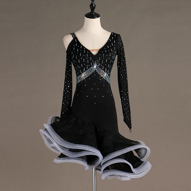 Sexy V-neck Tassel Latin Dance Dress Women Shining Ballroom Swing Dance Tango Rumba Samba Dance Dress For Dance 2020 New
Sexy V-neck Tassel Latin Dance Dress Women Shining Ballroom Swing Dance Tango Rumba Samba Dance Dress For Dance 2020 New