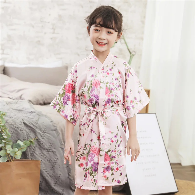 Cute Pink Children Wedding Robe Comfortable Satin Soft Bathrobe Gown Summer Half Sleeve Short Kimono Robe Print Flower Home Wear
Cute Pink Children Wedding Robe Comfortable Satin Soft Bathrobe Gown Summer Half Sleeve Short Kimono Robe Print Flower Home Wear