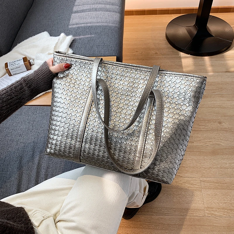 Luxury Leather Knit Shoulder Bag for Women Woven Handbags and Purses Vintage Female Casual Tote Large Shopper Bag Gold 2021 New
Luxury Leather Knit Shoulder Bag for Women Woven Handbags and Purses Vintage Female Casual Tote Large Shopper Bag Gold 2021 New