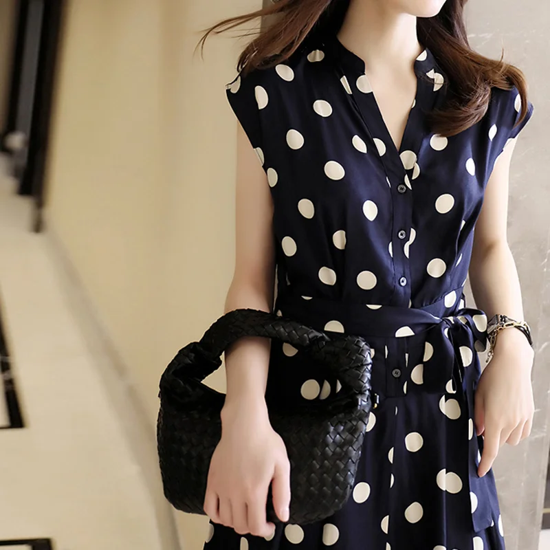 Frence Style Vintage Wave Dot dress 2021 summer new chiffon long dresses sleeveless Sashes Female Clothing
Frence Style Vintage Wave Dot dress 2021 summer new chiffon long dresses sleeveless Sashes Female Clothing