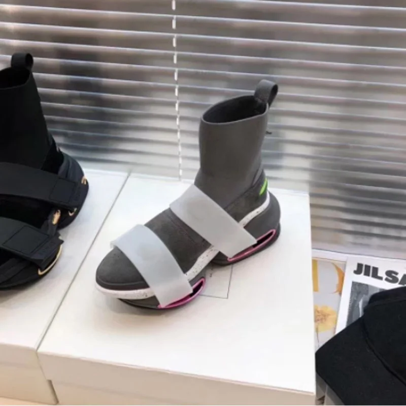 Top Kwaliteit Outdoor Jogging Mannen Loopschoenen Outdoor Atletische Vrouwen Loopschoenen Super Licht Mannen Vrouwen Sneakers Ma
Top Kwaliteit Outdoor Jogging Mannen Loopschoenen Outdoor Atletische Vrouwen Loopschoenen Super Licht Mannen Vrouwen Sneakers Ma