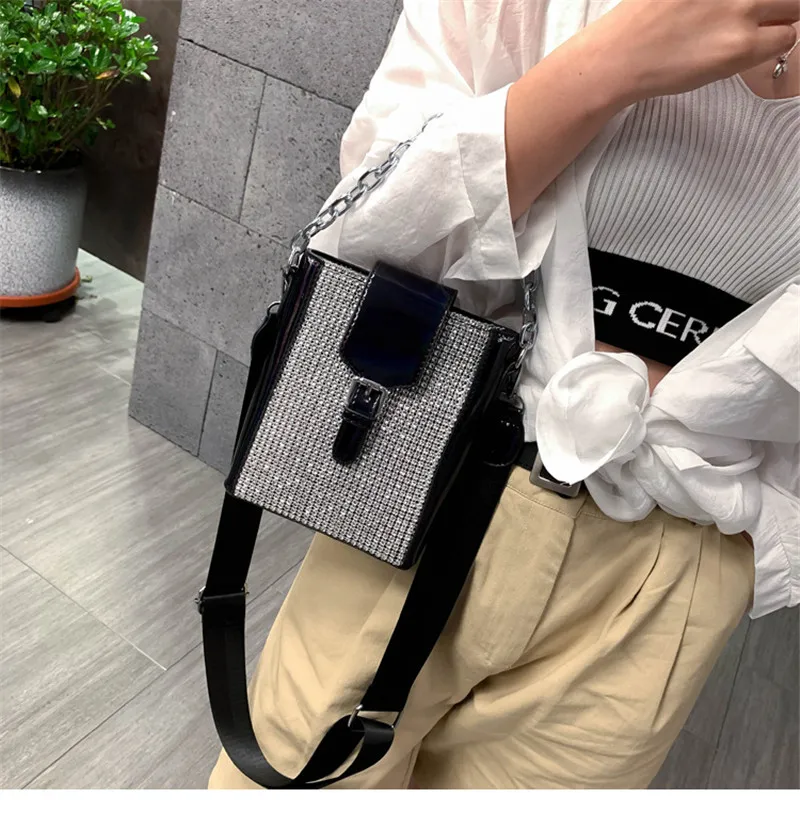 Female Mini Shoulder Bag Shiny Rhinestones Crossbody Bag Cell Phone bag for Women
Female Mini Shoulder Bag Shiny Rhinestones Crossbody Bag Cell Phone bag for Women