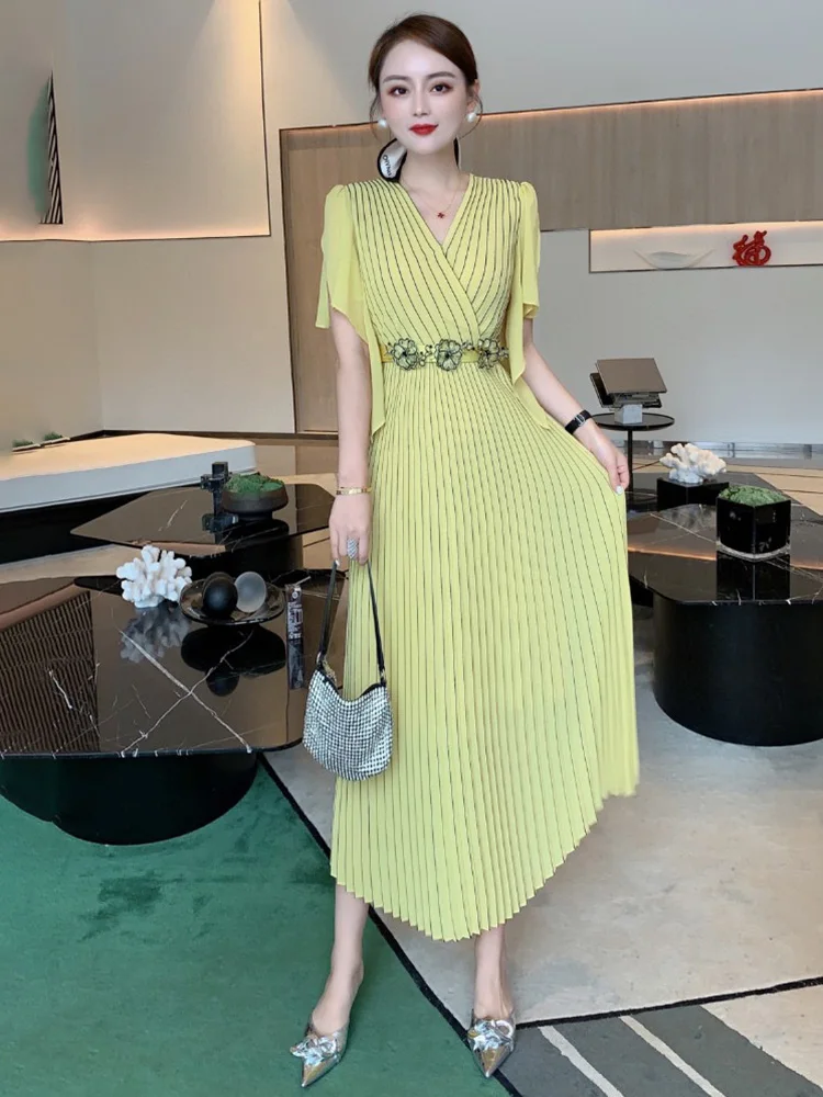 Runway Fashion Band Summer Maxi Dress 2021 Designer V-neck Butterfly Sleeve Pleated 3d Floral Belted Long Chiffon Dresses Robe
Runway Fashion Band Summer Maxi Dress 2021 Designer V-neck Butterfly Sleeve Pleated 3d Floral Belted Long Chiffon Dresses Robe