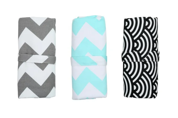 Outdoor baby diaper changing pad waterproof diaper pad foldable cotton wave convenient diaper changing pad
Outdoor baby diaper changing pad waterproof diaper pad foldable cotton wave convenient diaper changing pad