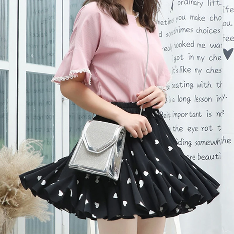 Floral Print Black Chiffon Shorts Skirt Women 2021 Summer Fashion Korean High Waist Ruffles Sexy Tutu Pleated Mini Skirt Female
Floral Print Black Chiffon Shorts Skirt Women 2021 Summer Fashion Korean High Waist Ruffles Sexy Tutu Pleated Mini Skirt Female