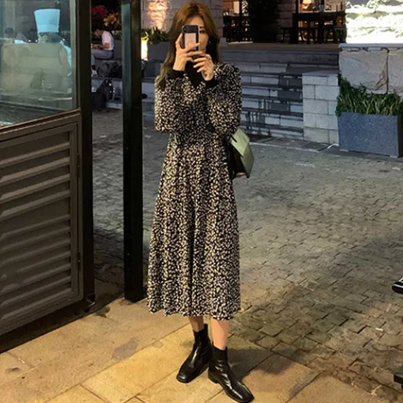 French Floral Women Fake Two Dresses One-Piece Fashion Korean Slim Long Sleeve Dress 2021Spring Autumn Female Dress Midi Dress
French Floral Women Fake Two Dresses One-Piece Fashion Korean Slim Long Sleeve Dress 2021Spring Autumn Female Dress Midi Dress