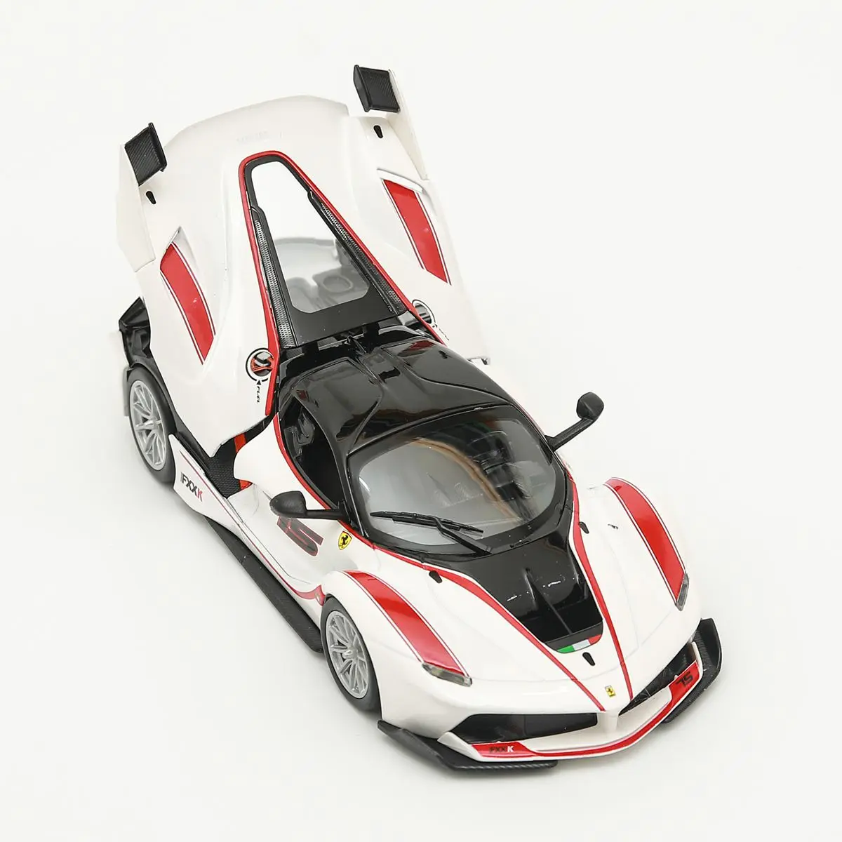 Bburago 1:24 Ferrari FXX K Alloy Luxury Vehicle Diecast Pull Back Car Goods Model Toy Collection
Bburago 1:24 Ferrari FXX K Alloy Luxury Vehicle Diecast Pull Back Car Goods Model Toy Collection