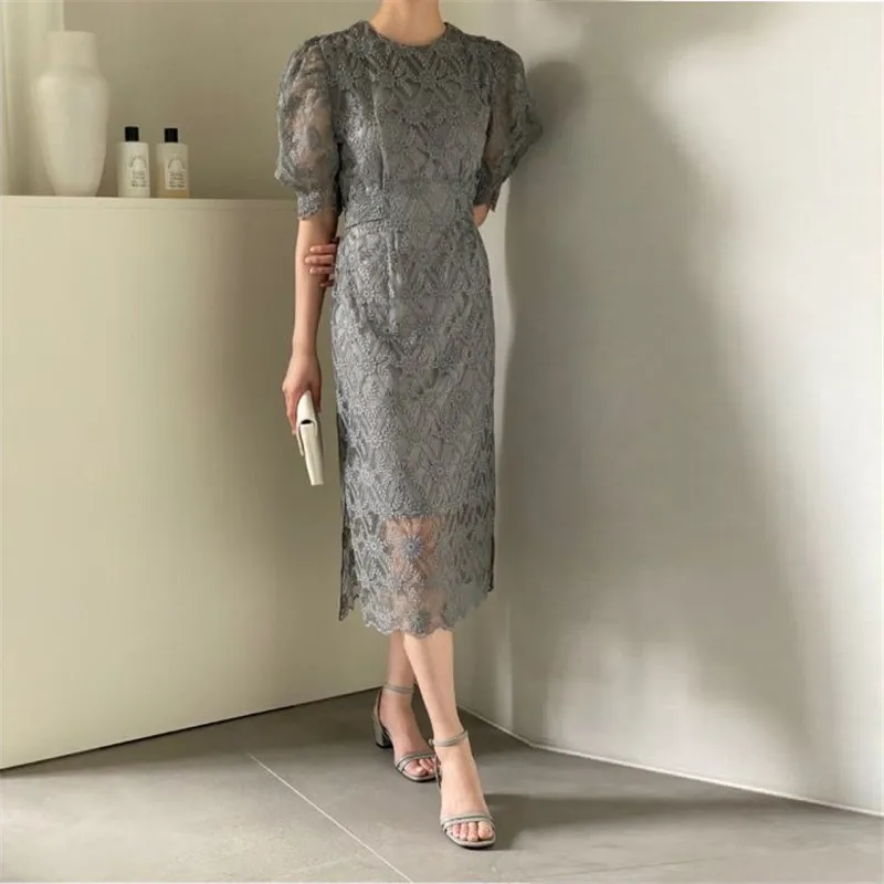 CBAFU lace embroidery hook dress women summer short sleeve robe elegant high waist dress puff sleeve o-neck slim split bow N245
CBAFU lace embroidery hook dress women summer short sleeve robe elegant high waist dress puff sleeve o-neck slim split bow N245
