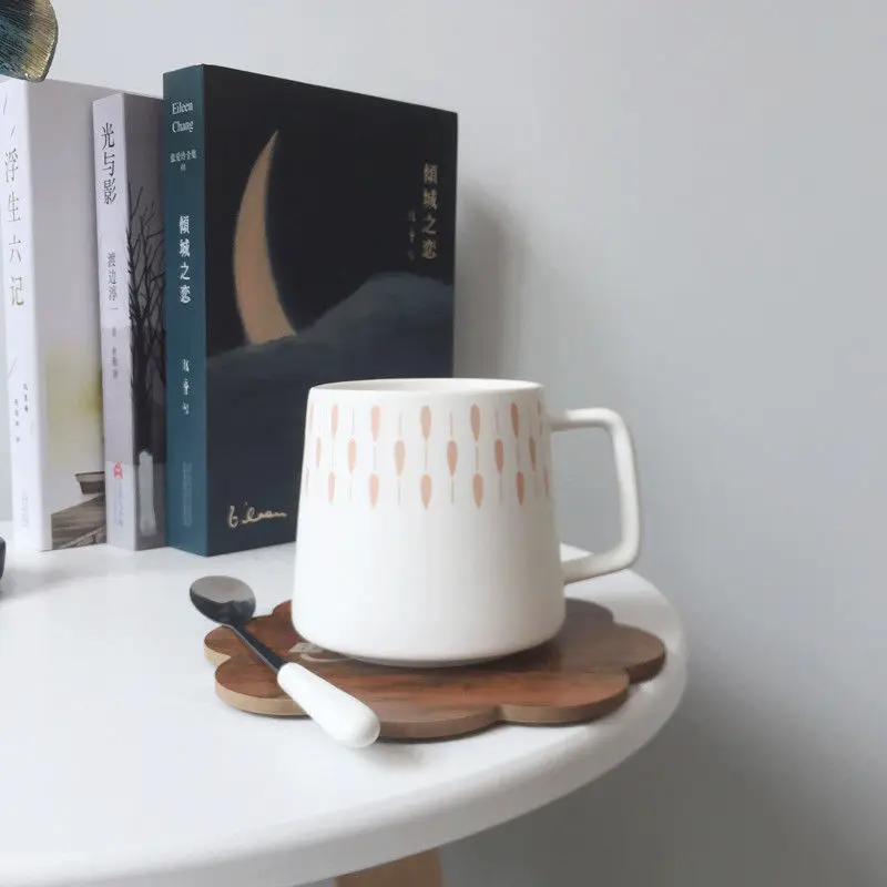 Ins Harajuku Style Mug with Lid 450ml Large Capacity Household Drinking Cup Couple Pair Cup Ceramic Mug 
Ins Harajuku Style Mug with Lid 450ml Large Capacity Household Drinking Cup Couple Pair Cup Ceramic Mug
