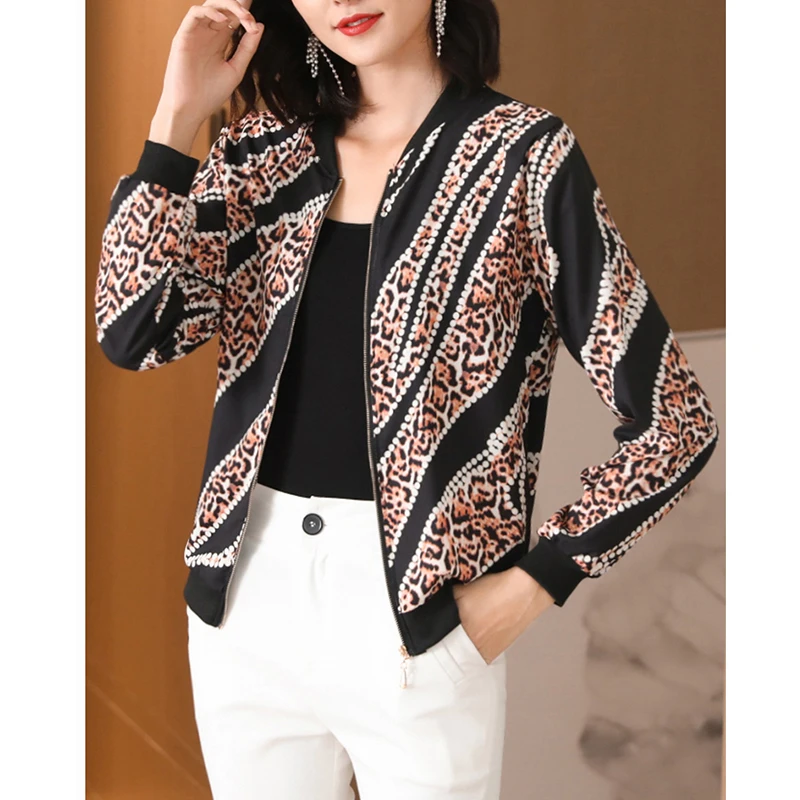 2021 New Korean Fashion Summer Print Basic Jacket Women Zipper Coats Long Sleeve Thin Short Jackets Female Bomber Jacket Clothes 
2021 New Korean Fashion Summer Print Basic Jacket Women Zipper Coats Long Sleeve Thin Short Jackets Female Bomber Jacket Clothes